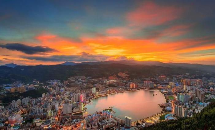 適合躺平的云南小城?7W買(mǎi)房,5點(diǎn)下班,每年卻有許多人想離開(kāi)