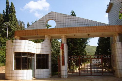 云南山中有座三線 軍工城 ,占地3000多畝,年產(chǎn)特殊火箭10萬枚